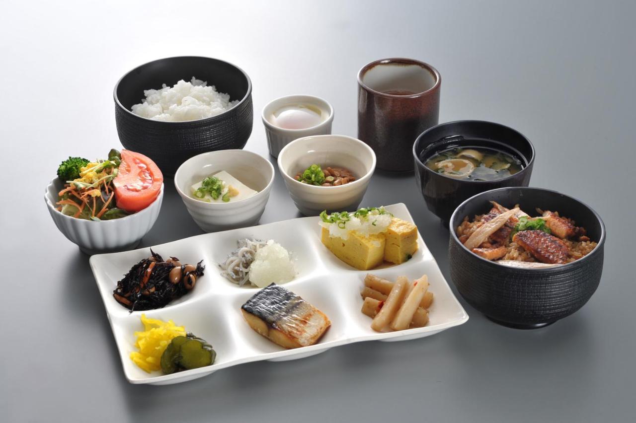 Apa Hotel Hamamatsu Eki Minami Bagian luar foto